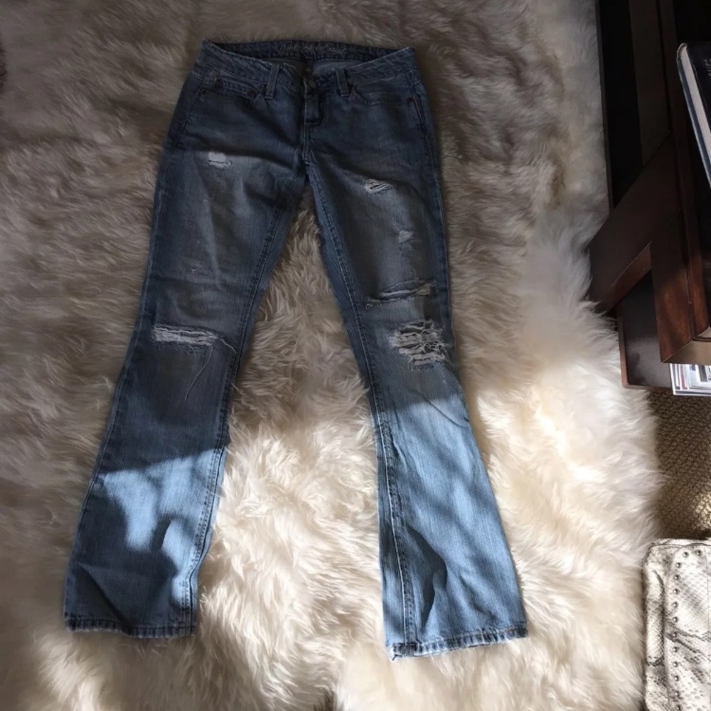 New American eagle distressed jeans